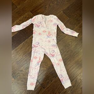 Girls Roller Rabbit pajamas
Size 6 rainbow fairytale print